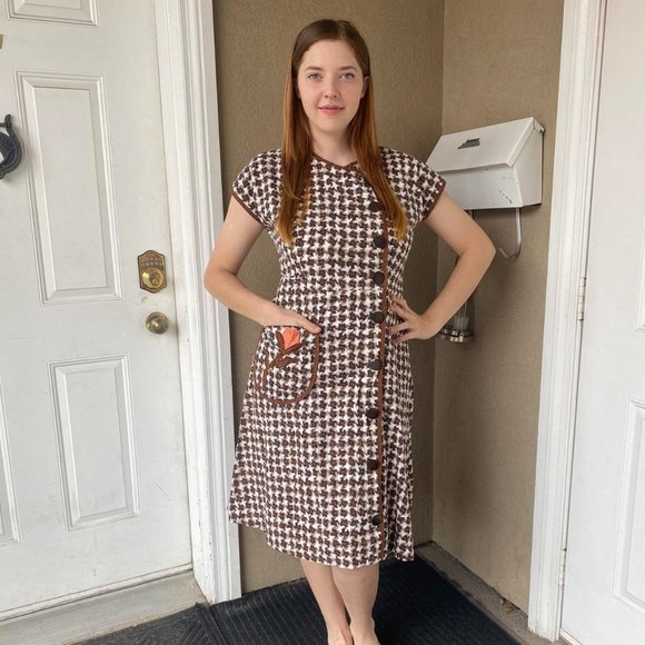1960s Brown Checkered Houndstooth Wiggle Dress - Picture 2 of 4